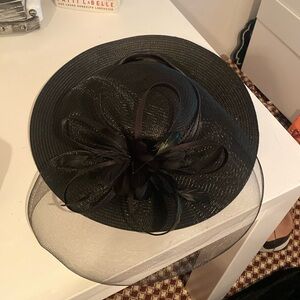 Closet clean out !!! Excellent condition tea hat 👒